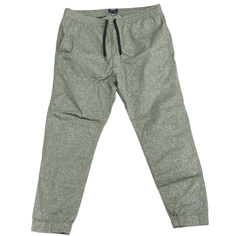 Levi's L Men's Olive Green Camo Print Jogger Pants